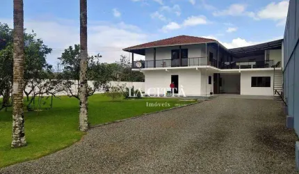 Casa com 3 dormitórios à venda, 240 m² por R$ 1.802.000 - São Vicente - Itajaí/SC