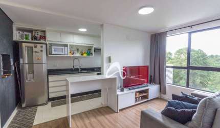 Excelente apartamento semimobiliado à venda, com 2 quartos sendo 1 suíte a 4min do Parque Barigui, no Bairro Santo Inácio, Curitiba/PR.