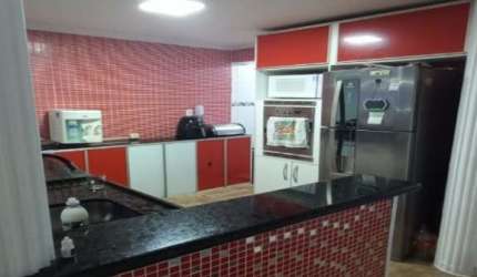 Casa com quintal 3 dormitórios com area de lazer churrasqueira e ofurô - Marapé - Santos/SP