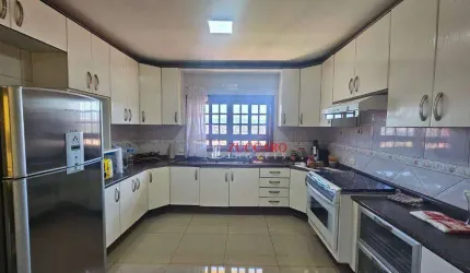 Sobrado com 3 dormitórios à venda, 266 m² por R$ 748.900,00 - Parque Continental - Guarulhos/SP