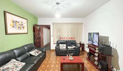 Sobrado com 2 Dormitórios, 2 Vagas e 148m² de Área Construída ao Lado do Bosque Maia
