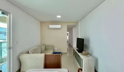 Cobertura à venda na praia das Pitangueiras no Guarujá I Omega Imoveis