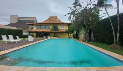 Casa à Venda no Condomínio Jardim Acapulco no Guarujá | Omega Imóveis