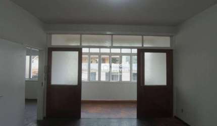 Sobrado com 3 dormitórios para alugar, 220 m² por R$ 2.590,00/mês - Olaria - Nova Friburgo/RJ