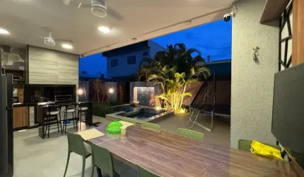 Linda casa duplex com piscina e hidro !!!