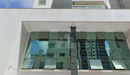 Apartamento a venda com 3 suítes no Centro de Balneário Camboriú
