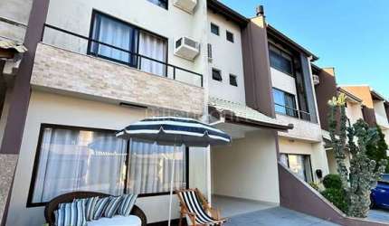 Casa em condomínio pé na areia Barra Velha
