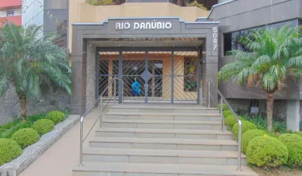 Apartamento com 4 quartos à venda na Avenida Visconde de Guarapuava, 5087, Batel, Curitiba por R$ 2.490.000