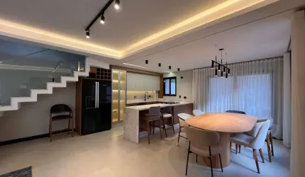 Casa em condomínio fechado com 3 quartos para alugar na Avenida Cândido Hartmann, 5118, Santa Felicidade, Curitiba por R$ 12.000