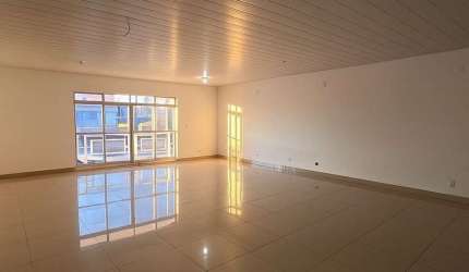 Sala comercial para alugar na Rua Raul Pompéia, 377, Fazendinha, Curitiba por R$ 2.055
