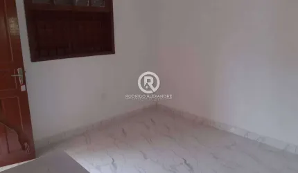 Casa à Venda em Caiçara, Praia Grande - 1 Dormitório por Apenas R$ 158.000!