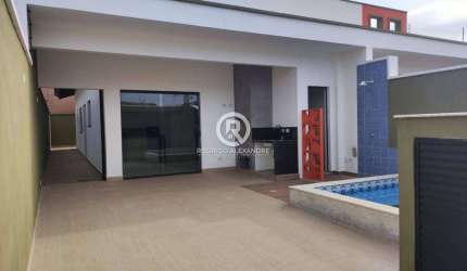 Casa Geminada à Venda em Jamaica, Itanhaém - 2 Dormitórios, Quintal e Área de Lazer!