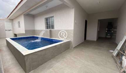 Casa Geminada com Piscina à Venda em Suarão, Itanhaém - 2 Dormitórios e Área de Lazer!