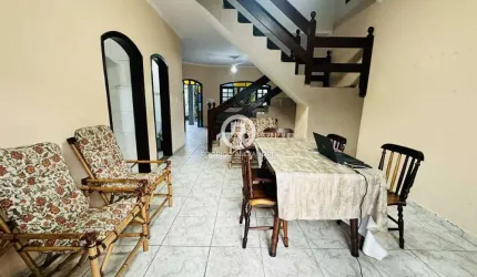 Sobrado à Venda em Itanhaém - 3 Dormitórios, Piscina e Churrasqueira por R$ 550.000