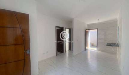 Charmosa Casa Geminada à Venda em Itanhaém - 2 Dorms, 1 Suíte, Piscina e Segurança por R$ 285.000