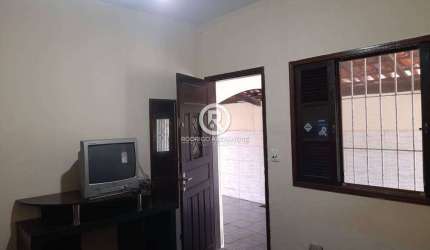 Linda Casa Geminada à Venda em Itanhaém - 2 Dormitórios, Quintal e Espaço Gourmet!