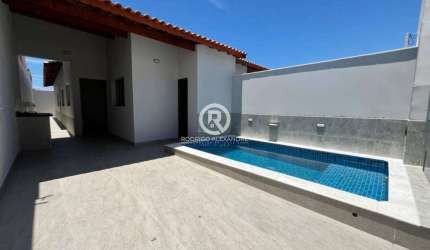 Casa à Venda em Itanhaém - 2 Dormitórios, 1 Suíte, Piscina e Churrasqueira por R$ 370.000!