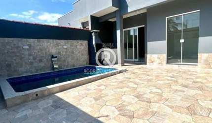 Casa à Venda em Mongaguá com 2 Dormitórios, Suíte e Piscina - Ideal para sua Família!