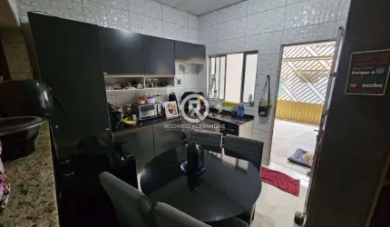 Sobrado à Venda em Diadema - 3 Dormitórios, Quintal e Garagem por R$ 330.000
