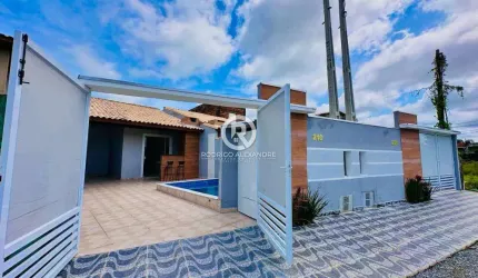 Casa Geminada em Itanhaém com 2 Quartos, Suíte e Piscina - Oportunidade Imperdível à Venda!