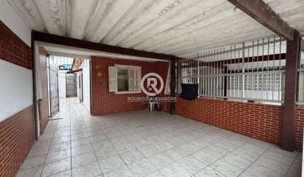 Linda Casa Mobiliada à Venda em Maracanã, Praia Grande - 2 Dorms, 1 Suíte, Churrasqueira e Garagem!