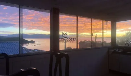 Casa em São Miguel Biguaçu