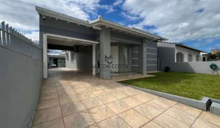 CASA - 3 DORMITÓRIOS NO CENTRO DE BIGUAÇU
