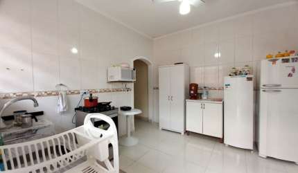 vila caiçara, casa isolada 3 dorms sendo 2 suites, piscina.