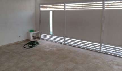 SOBRADO 3 DORM GARAGEM COBERTA PARA 3 CARROS