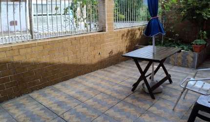CASA ISOLADA 2 DORM COM CHURRASQUEIRA