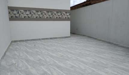 jardim real, casa nova 2 dormitórios sendo 1 suite, garagem, 79 mts do mar