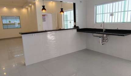 Vila Caiçara, excelente casa 3 quartos, 3 suítes, 100 mts da praia