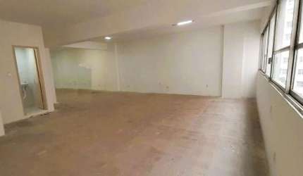 Vendo Sala Comercial no coração do Centro do Rio de Janeiro.