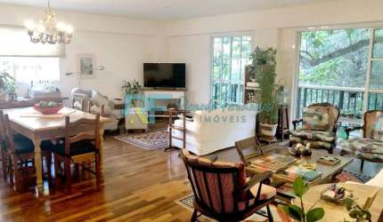 Apartamento com 4 quartos no Humaitá