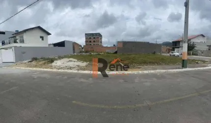 Terreno de esquina com 526m² no Jardim Europa em Camboriú.