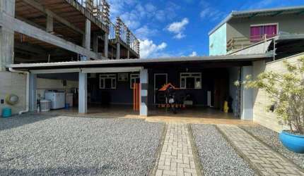 Casa com 1 dormitório à venda, 72 m² por R$ 901.000,00 - Centro - Camboriú/SC