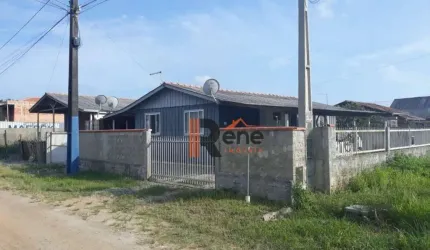Casas próximas à praia.