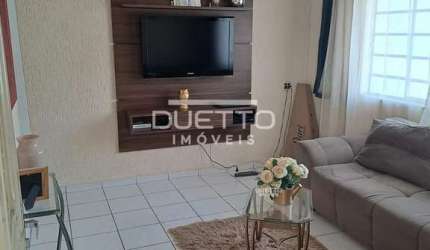 Casa Térrea com excelente localização, à venda no Centro de Mogi das Cruzes - SP
