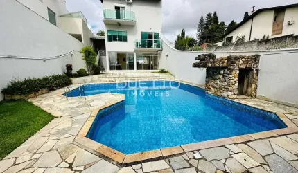 Sobrado Alto Padrão de 03 dormitórios, sendo 01 suíte, à venda na Vila Oliveira, Mogi das Cruzes -