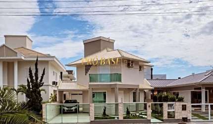 Casa em condomínio fechado com 3 quartos à venda na Rua Monte Cambirela, 1, Praia de Fora, Palhoça por R$ 1.150.000