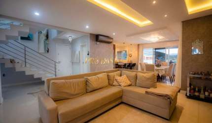 Casa com 3 quartos à venda na Rua das Camélias, 915, Sertão do Maruim, São José por R$ 2.400.000