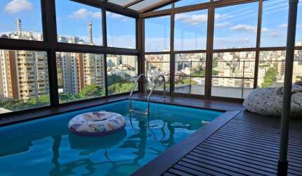 MAGNÍFICA COBERTURA COM PISCINA E CHURRASQUEIRA