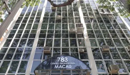Conj.reformado,ótima localização,2 vagas de garag.