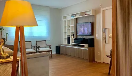 APARTAMENTO NOVO, 3 SUÍTES, FINAMENTE MOBILIADO, BARRA NORTE A POUCOS METROS DA AV BRASIL