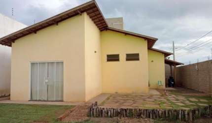 Casa para Venda em Jaboticabal, Jardim Monterrey II, 3 dormitórios, 1 suíte, 1 banheiro, 4 vagas