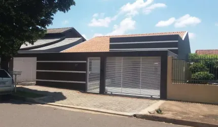 Casa para Venda em Londrina, Bandeirantes, 3 dormitórios, 1 suíte, 2 banheiros, 2 vagas