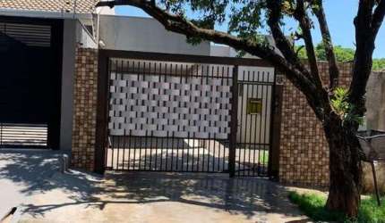Casa em Conjunto Habitacional Requião  -  Maringá