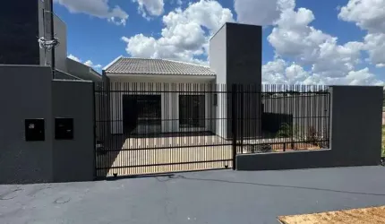 Casa em Jardim Guairacá  -  Maringá