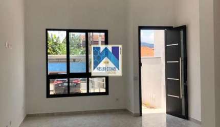 Sobrado com 3 dorms sendo 1 suíte , área de Serviço, possui 4 banheiros, 8 vagas de garagem, área de lazer e área gourme