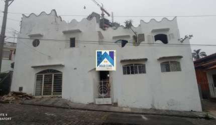 Cômodos: 2 Vagas, 3 Banheiros, 4 Dormitórios sendo 1 Suíte, Cozinha, Sacada, Sala ampla, Vaga Coberta, Varanda.  Área To